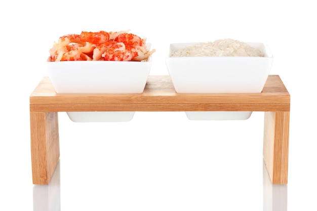 stôl s hotovým jedlom